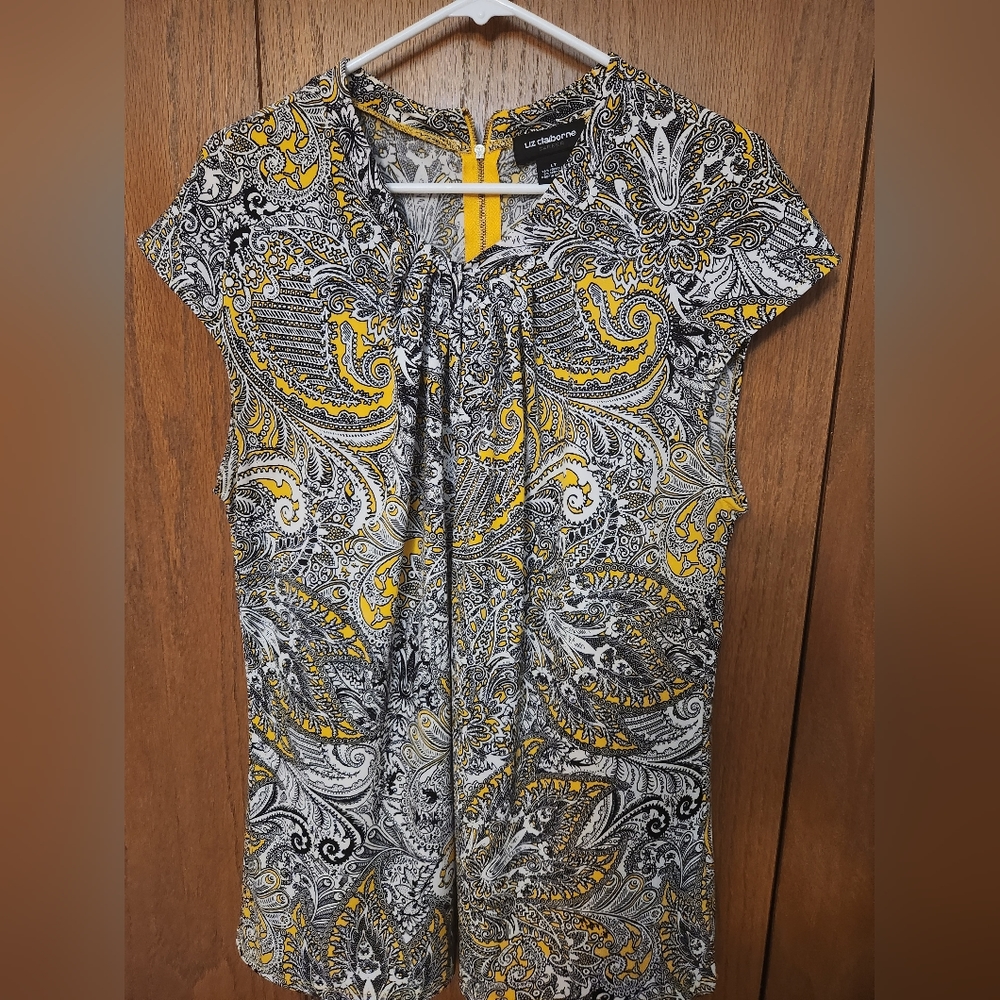 Cap sleeved shirt